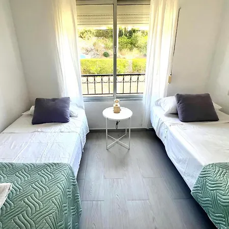 Apartament Bright With Amazing Terrace, Air, Overlooking The Garden And Sea, 2 Bedrooms, Sleeps 4, Swimming Pool And Gardens In A Very Quiet Area La Cala De Mijas
