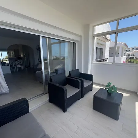 Bright With Amazing Terrace, Air, Overlooking The Garden And Sea, 2 Bedrooms, Sleeps 4, Swimming Pool And Gardens In A Very Quiet Area Apartament La Cala De Mijas