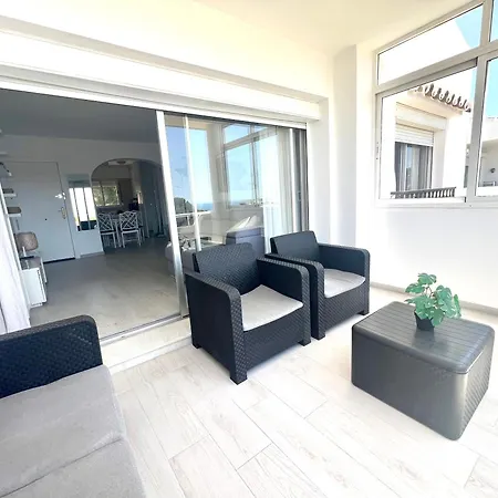 Bright With Amazing Terrace, Air, Overlooking The Garden And Sea, 2 Bedrooms, Sleeps 4, Swimming Pool And Gardens In A Very Quiet Area