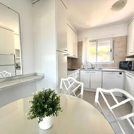 Bright With Amazing Terrace, Air, Overlooking The Garden And Sea, 2 Bedrooms, Sleeps 4, Swimming Pool And Gardens In A Very Quiet Area Apartament La Cala De Mijas
