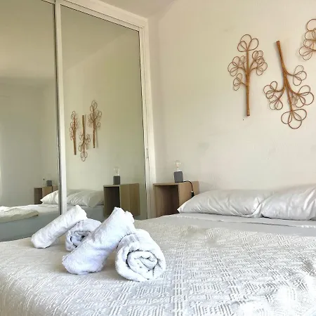 Bright With Amazing Terrace, Air, Overlooking The Garden And Sea, 2 Bedrooms, Sleeps 4, Swimming Pool And Gardens In A Very Quiet Area Lägenhet La Cala De Mijas